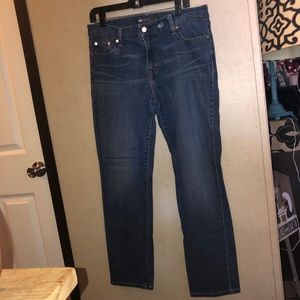 Levis mid rise skinny jeans. 14M- W32 L32